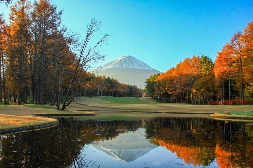 富士山地區的林間高爾夫球道