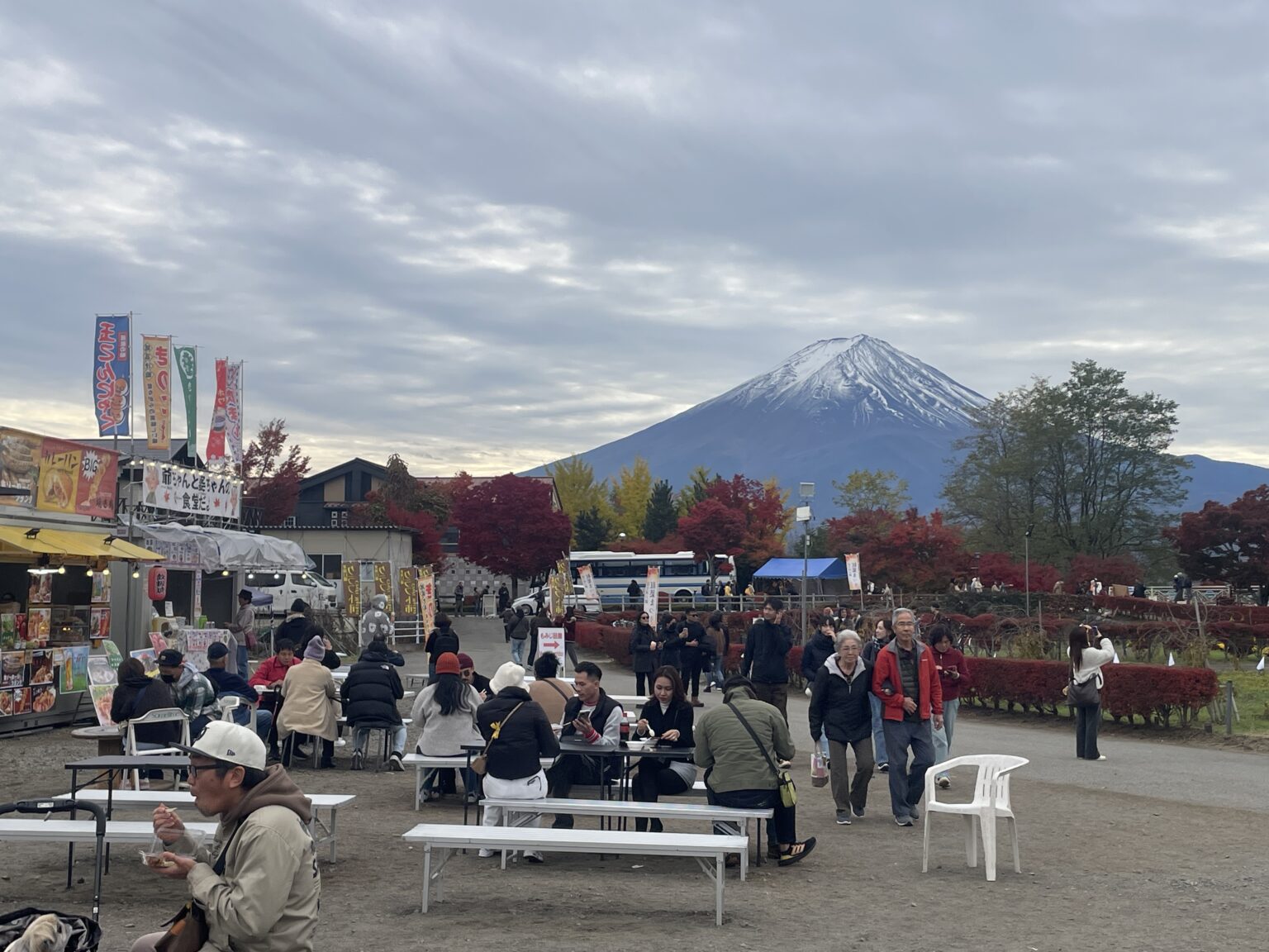 河口湖上的富士山