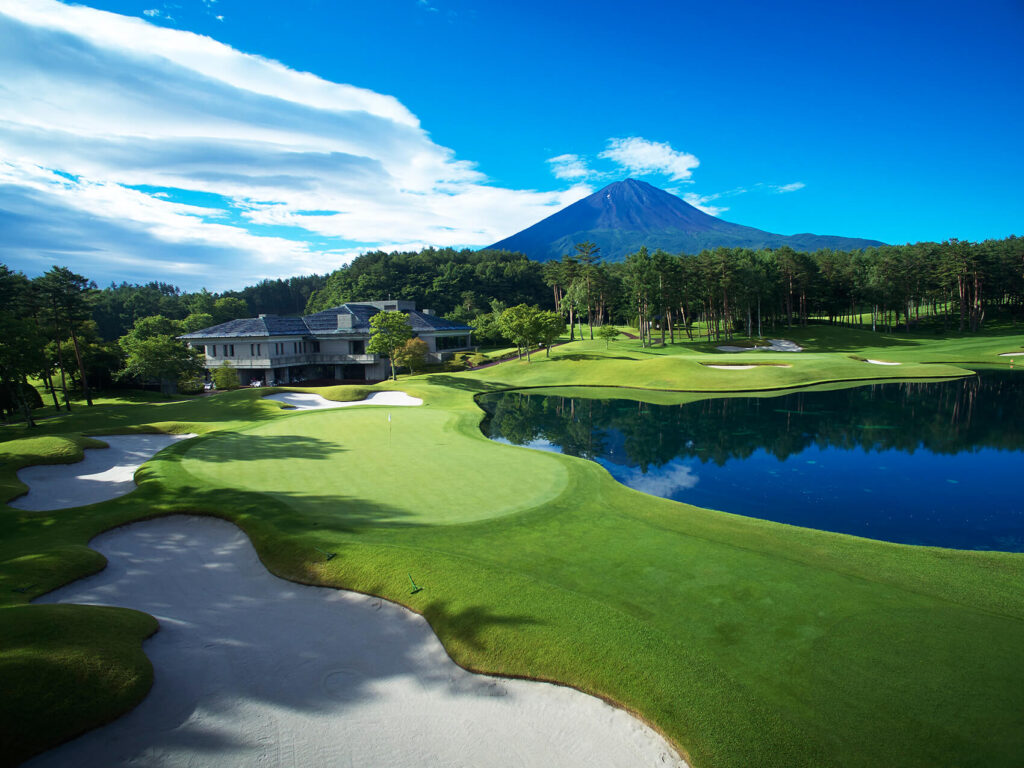 鳴沢高爾夫俱樂部球場景觀