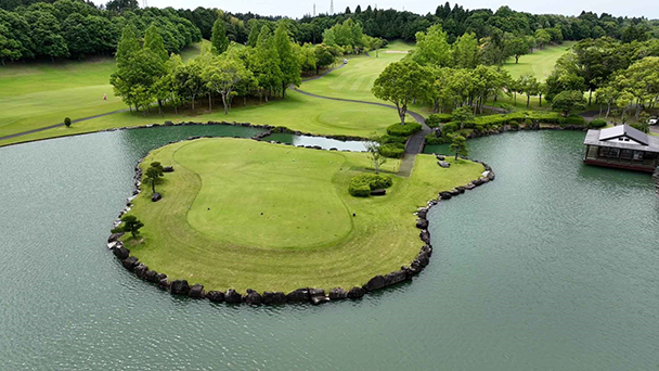 Water-lined golf course in Japan